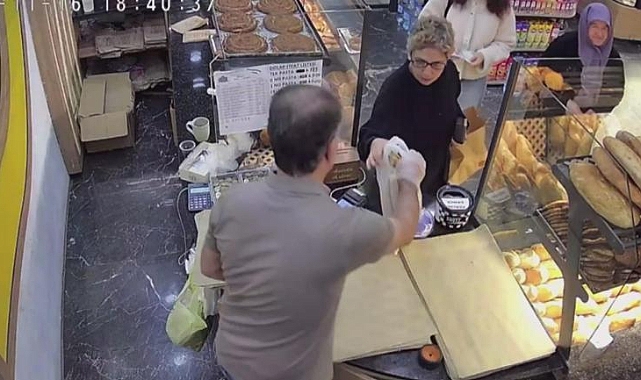 Sultangazi'de boşandığı eşinin eski kocasını öldürdü; şüphelinin iş yerinin önünde beklediği anlar kamerada