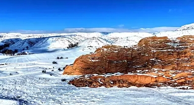 Adeta Mars'a kar yağdı: Sivas'ta kayalıklar beyaza büründü