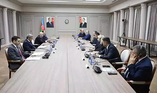 Bakan Işıkhan, Azerbaycan Başbakanı Asadov ile görüşme gerçekleştirdi.