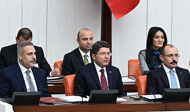 Bakan Tunç: Katılımcı, demokratik, sivil bir anayasa ile milletimize borcumuzu ödemek istiyoruz