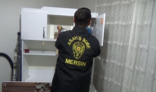 Dolandırdıkları kişiden aldıkları 85 bin avroyu derin dondurucuya saklamışlar