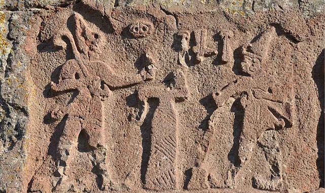 Kaya Anıtları Niçin Kırılıyor