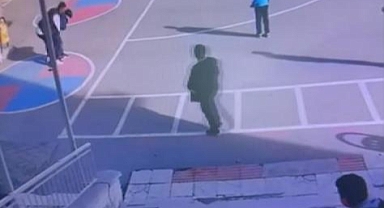 Nefes borusuna mandalina kaçan öğrenciyi Heimlich manevrasıyla kurtardı