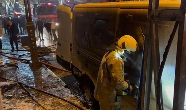 Pendik’te tekstil atölyesinde çıkan yangın söndürüldü