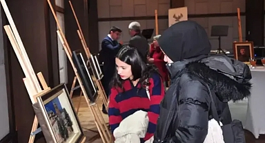 Üniversiteli Pınar,serginin gelirini lösemili çocuklara bağışlayacak