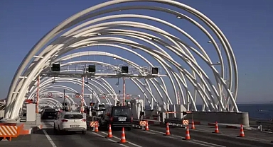  Uraloğlu: Avrasya Tüneli'nin ülke ekonomisine 9 yılda 2,6 milyar dolar katkı sağladığını açıkladı.