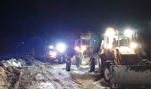 Büyükşehir, Karla Mücadelede Sahada: 86 Mahalle Yolu Ulaşıma Açıldı