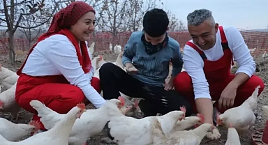 Çalıştıkları kurumdan istifa ederek çiftçiliğe başladılar