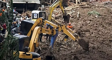 Endonezya'da toprak kayması 25 can aldı