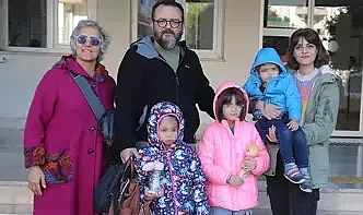 İki çocuklu çift, bir çocuğun hayatına dokunmak için koruyucu aile oldu