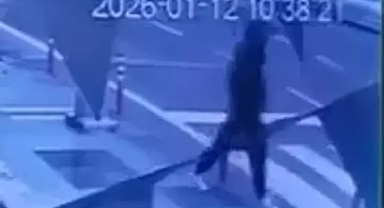 Kocaeli'de kaza anı kameralara yansıdı.