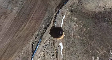  Konya Karapınar bölgesinde 30 kilometre mesafede obruk oluştuğu gözlendi