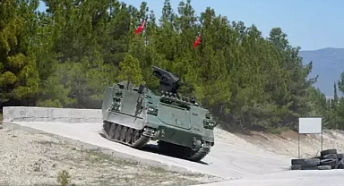 MSB'de bir ilk: elektrikli ve zırhlı taşıyıcılar Kara Kuvvetleri'ne teslim edildi