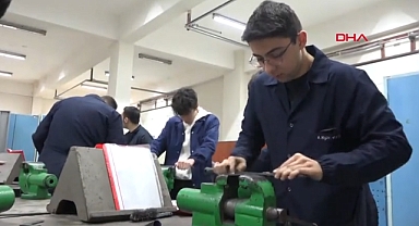 Samsun İl Milli Eğitim Müdürü Murat Ağar; Son dönemde mesleki eğitim alanında ilimizde önemli gelişmeler yaşanmakta