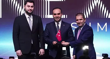 Bakan Kacır'dan milyar dolarlık yapay zeka yatırım haberi