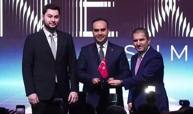 Bakan Kacır'dan milyar dolarlık yapay zeka yatırım haberi