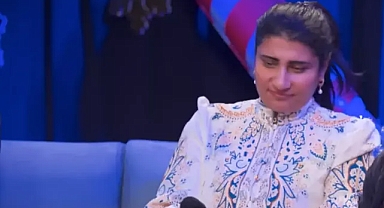 Başörtüsünü Çıkarıp Tarzını Değiştirdi