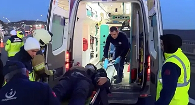 Beykoz'da seyir halindeki kamyon TIR'a arkadan çarptı. 