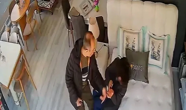 Cani Koca Eşini İş Yerinde Darpetti