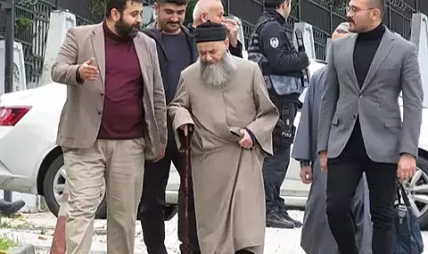 Cübbeli Ahmet Hoca: 'Milli Sorun Olarak Görüyorum, İngiliz Mingiliz Sıkıntılı Biri'