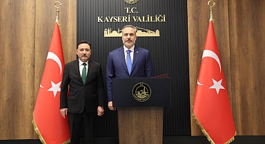 Dışişleri Bakanı Fidan'dan Vali Çiçek'e ziyaret