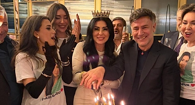 Doğum günü kutlamasıyla otelde geceye damga vurdu