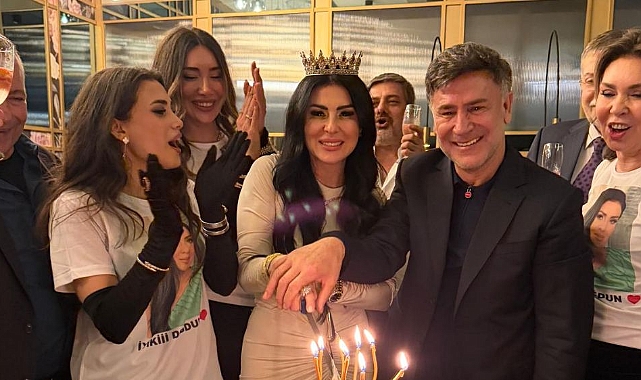 Doğum günü kutlamasıyla otelde geceye damga vurdu