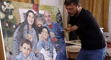 Doğuştan iki eli olmayan engelli üniversite öğrencisi, hayatını ressamlığa adadı