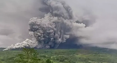 Endonezya'daki Semeru Yanardağı'nda patlama gerçekleşti