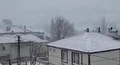 Felahiye ve Tomarza’da kar yağışı etkili oldu