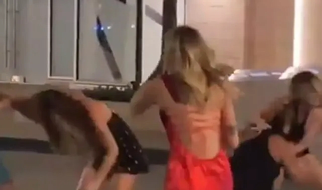 Fenomenler Sokakta Birbirine Girdi