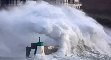 Fransa elektiriksiz kaldı