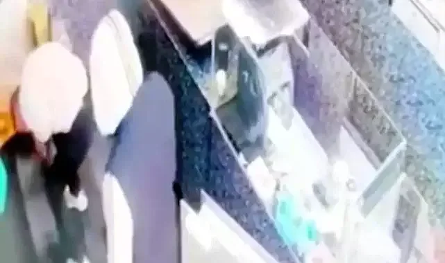 Gaziantep'te saniyelik kuyumcu soygunu kameraya yansıdı, kilolarca altın çalındı