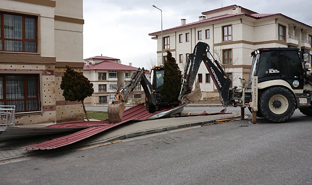 İncesu'da şiddetli rüzgar hasara neden oldu