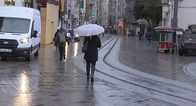 İstanbul'da sağanak yağış etkili oldu