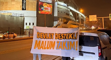 Kadıköy'de açılan pankart gündeme oturdu!