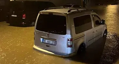 Kağıthane'de 4 katlı iş hanının alt katındaki marangoz atölyesinde yangın çıktı