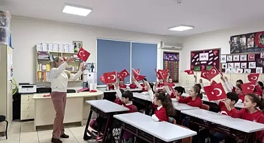 Öğrenciler yeni döneme 'Bayrak Sevgisi' ile başladı