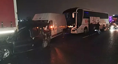 Sakarya'da ki zincirleme kaza da 17 araç hurdaya döndü