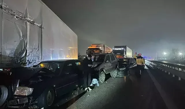 Sakarya'da ki zincirleme kaza da 17 araç hurdaya döndü