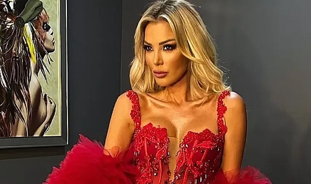 Transparan Tercihi İle Adeta Yıllara Meydan Okudu