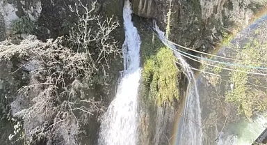 Ulukaya Kanyonu'nda oluşan şelale manzarası dron ile görüntülendi