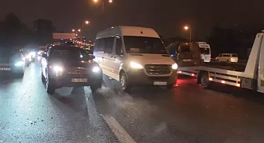  Ümraniye 8 aracın karıştığı zincirleme kaza meydana geldi. 