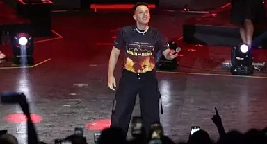 Ünlü sarkıcıya sürpriz gözaltı