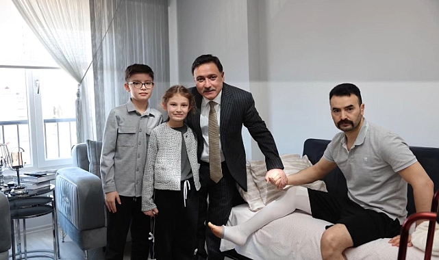 Vali Gökmen Çiçek ve Hulusi Akar’dan yaralı komisere geçmiş olsun ziyareti