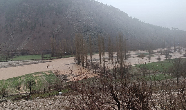 Yahyalı’da sağanak yağış sele neden oldu