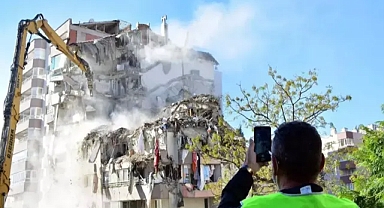 Yılmaz Erbek Apartmanı davsında yeni karar: 'Meslekten men etme cezasının hukuka aykırı olduğuna karar verildi'