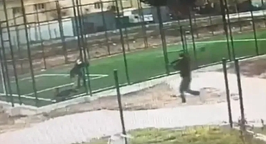 17 yaşındaki çocuk, akranını pompalı tüfekle vurdu; olay kamerada