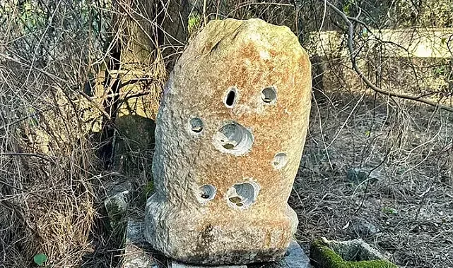 2 asırlık adak taşı ortadan kayboldu