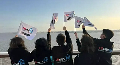 Çocuk Lösemiyi yenen 3 çoçuk Çin ve Güney Kore'yi gezdil